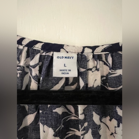 Rayon Flowy Floral Navy and White Women's Top size L (F114) - Picture 3 of 8